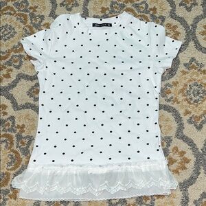 White polka dot t-shirt with lace trim